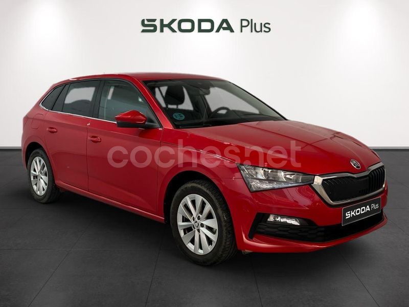 Rojo Usado 2023 Skoda Scala Selection Utilitario | 21.990 € (Un poco caro) - Imagen 1/4