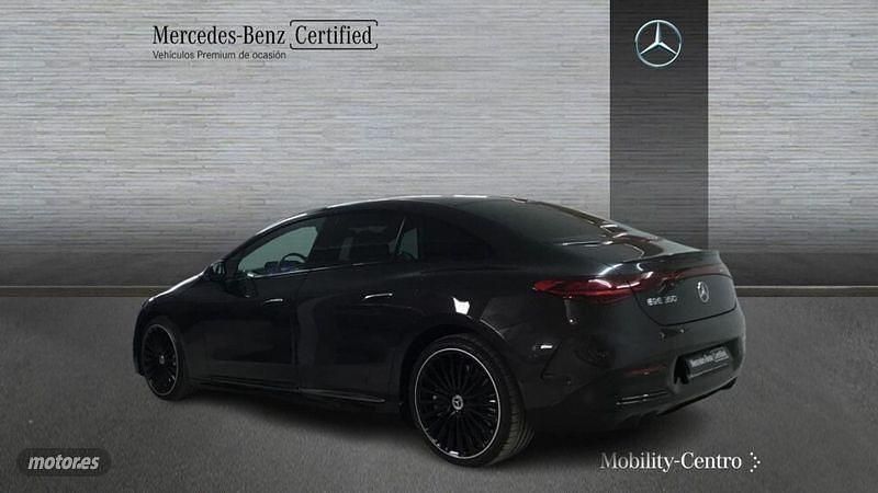 Usado Mercedes EQE350 AMG line 214 kW (292 CV) 2023 Verde olivo mate Berlina