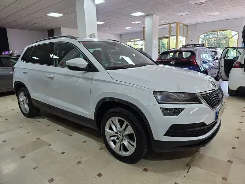 Usado Skoda Karoq Ambition 115 CV (84 kW) 2019 Blanco SUV