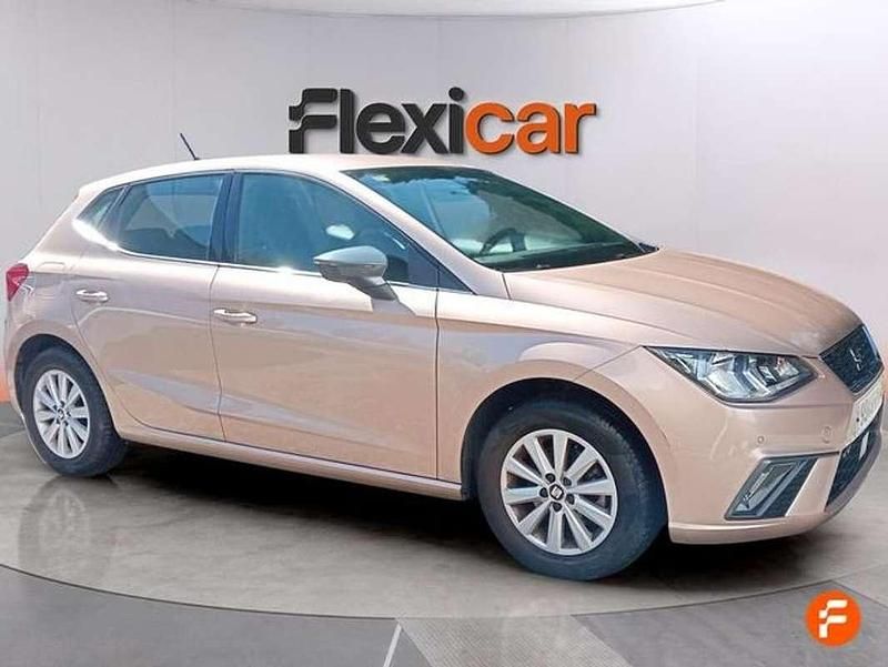Usado Seat Ibiza Style 110 CV (80 kW) 2018 Gris Utilitario