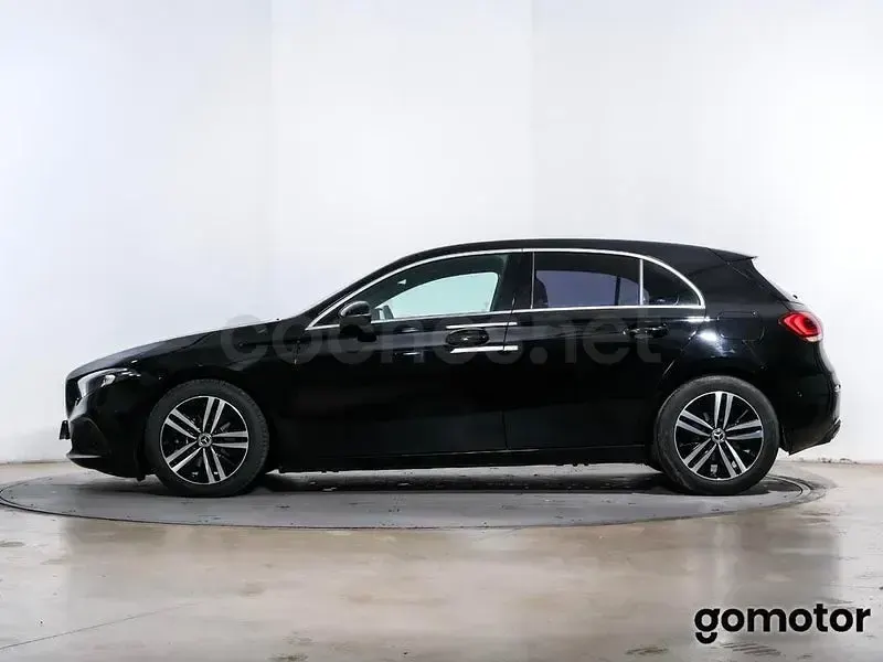 Usado Mercedes A180 116 CV (85 kW) 2021 Negro Berlina