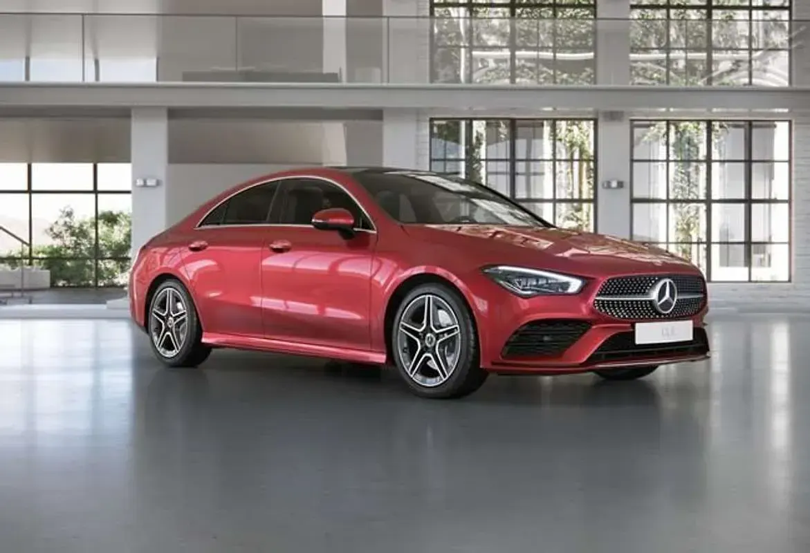 Usado Mercedes CLA200 163 CV (119 kW) 2023 Rojo Berlina