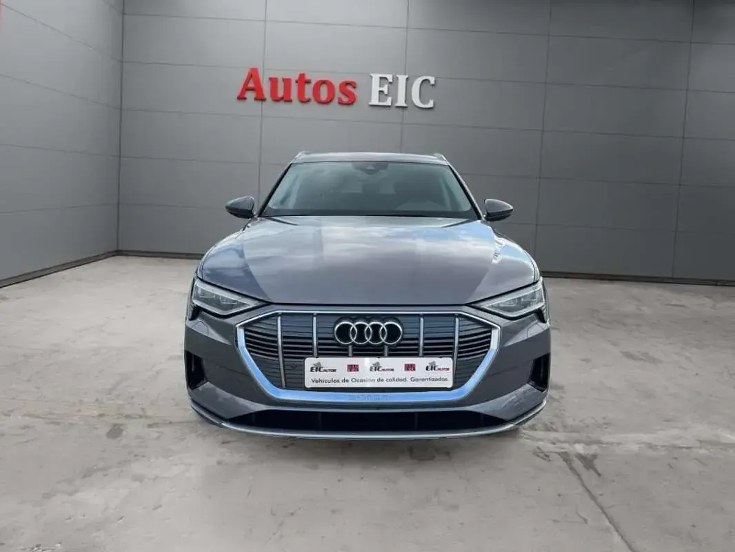 Usado Audi e-tron Advanced 230 kW (313 CV) 2020 Gris SUV