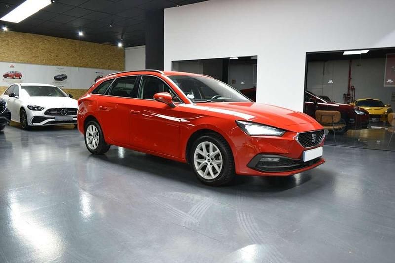 Usado Seat Leon ST Reference 116 CV (85 kW) 2021 Rojo Familiar