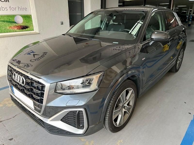 Usado Audi Q2 S-Line 110 CV (80 kW) 2021 Gris / plata SUV