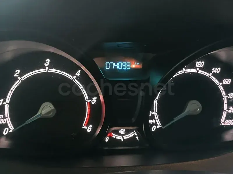 Usado Ford Tourneo Courier Ambiente 75 CV (55 kW) 2020 Blanco Monovolumen