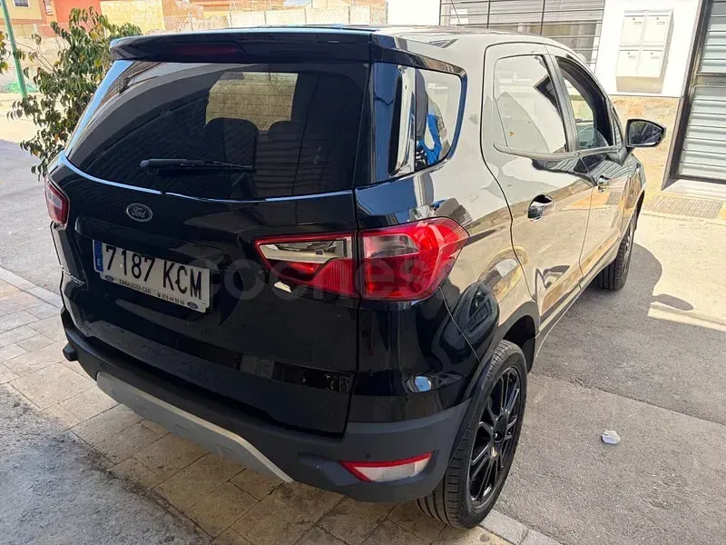 Usado Ford Ecosport Titanium 125 CV (91 kW) 2017 Negro SUV