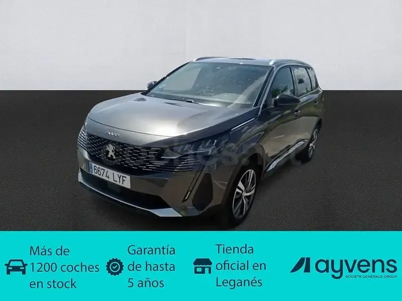Usado Peugeot 5008 Allure 131 CV (96 kW) 2022 Gris / plata SUV