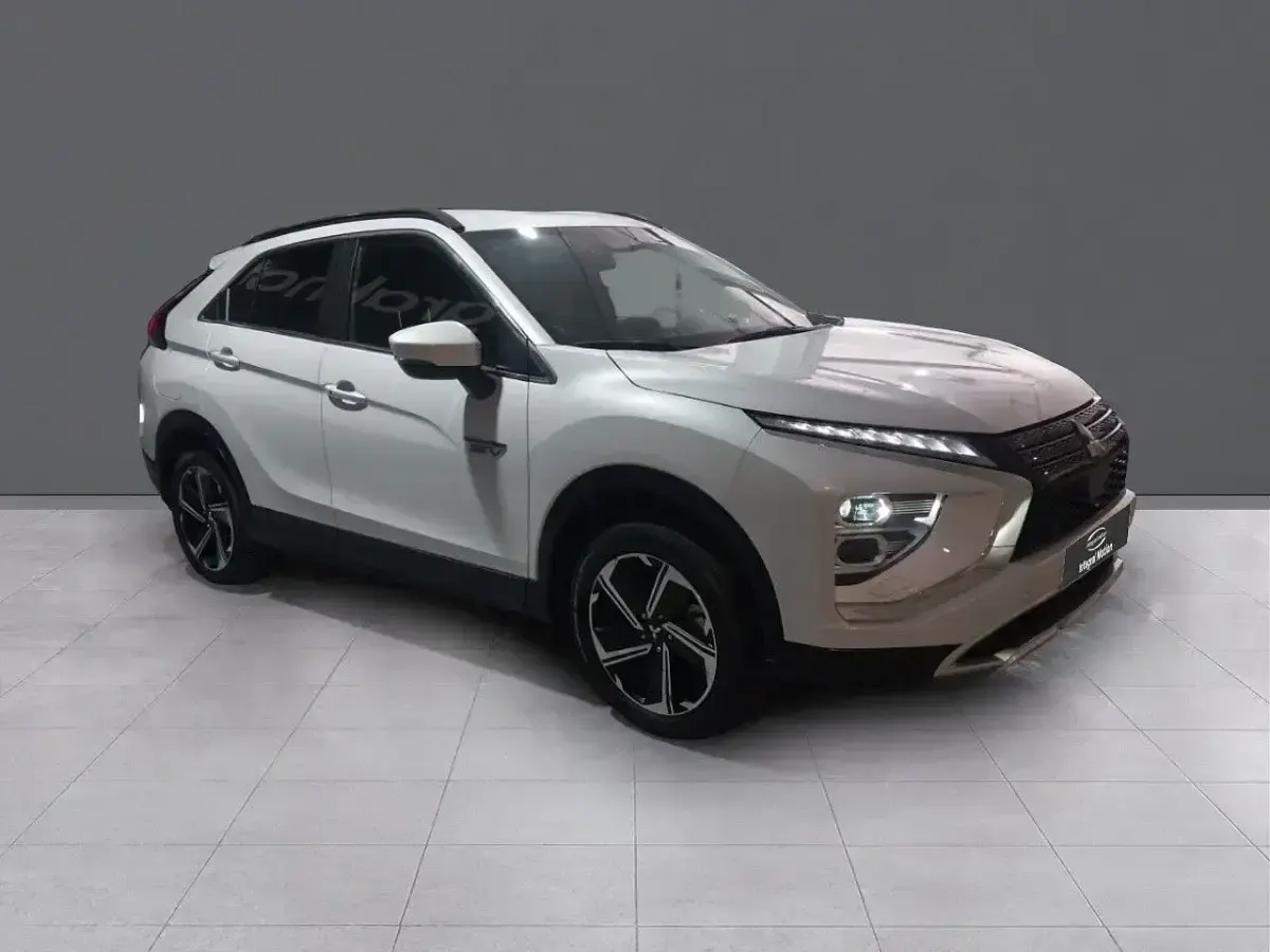 Usado Mitsubishi Eclipse Cross 187 CV (137 kW) 2025 Blanco SUV
