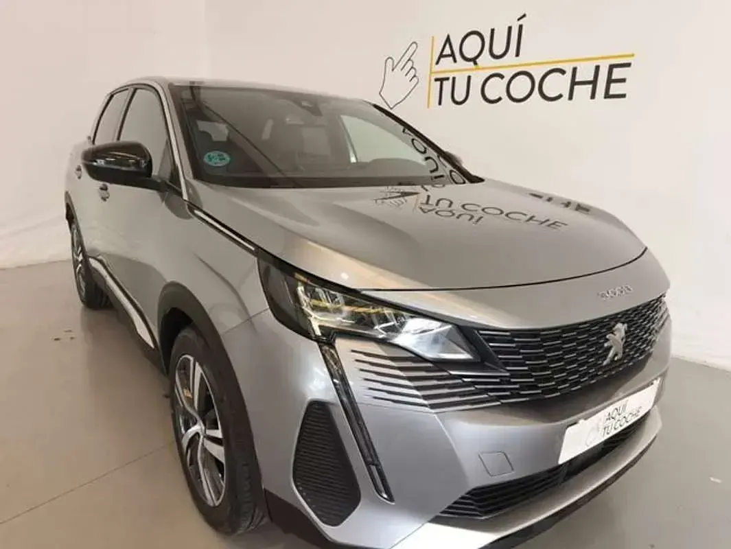 Usado Peugeot 3008 Allure 131 CV (96 kW) 2024 Gris SUV