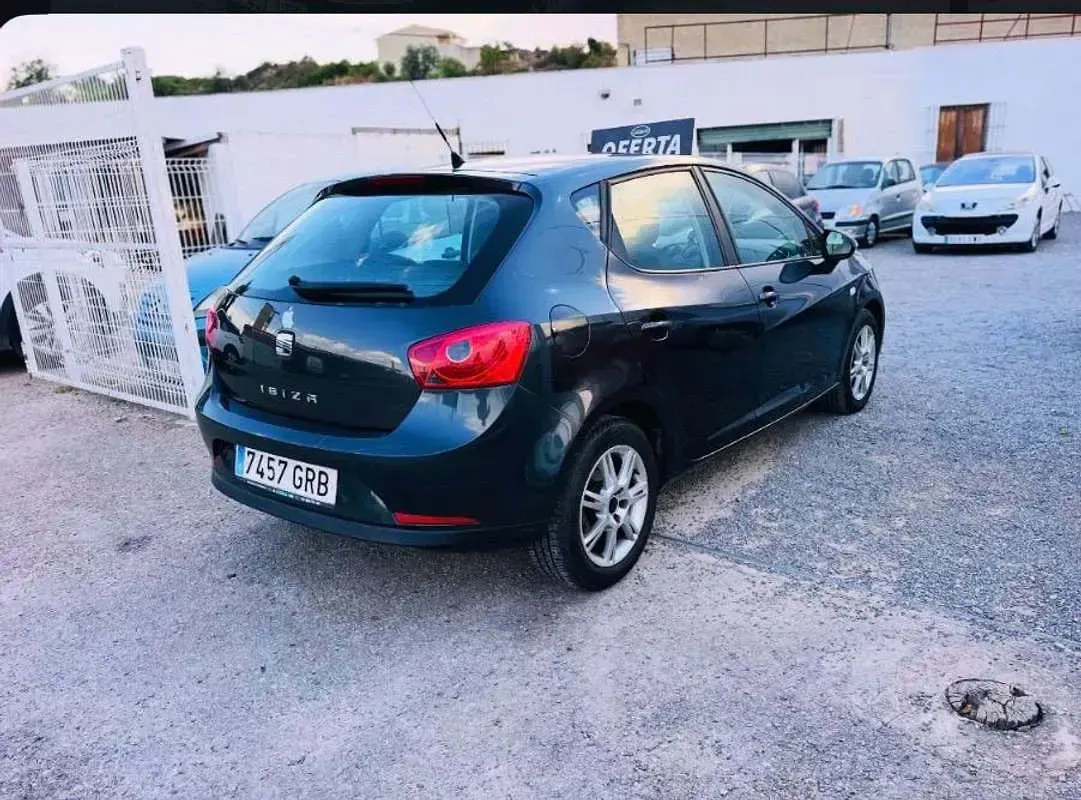 Usado Seat Ibiza Sport 90 CV (66 kW) 2009 Negro Utilitario