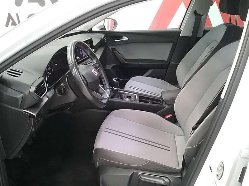 Usado Seat Leon Style 116 CV (85 kW) 2021 Blanco Utilitario