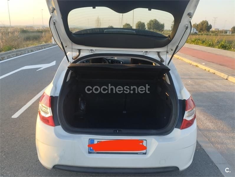 Usado Citroën C4 Live 99 CV (72 kW) 2015 Blanco Berlina