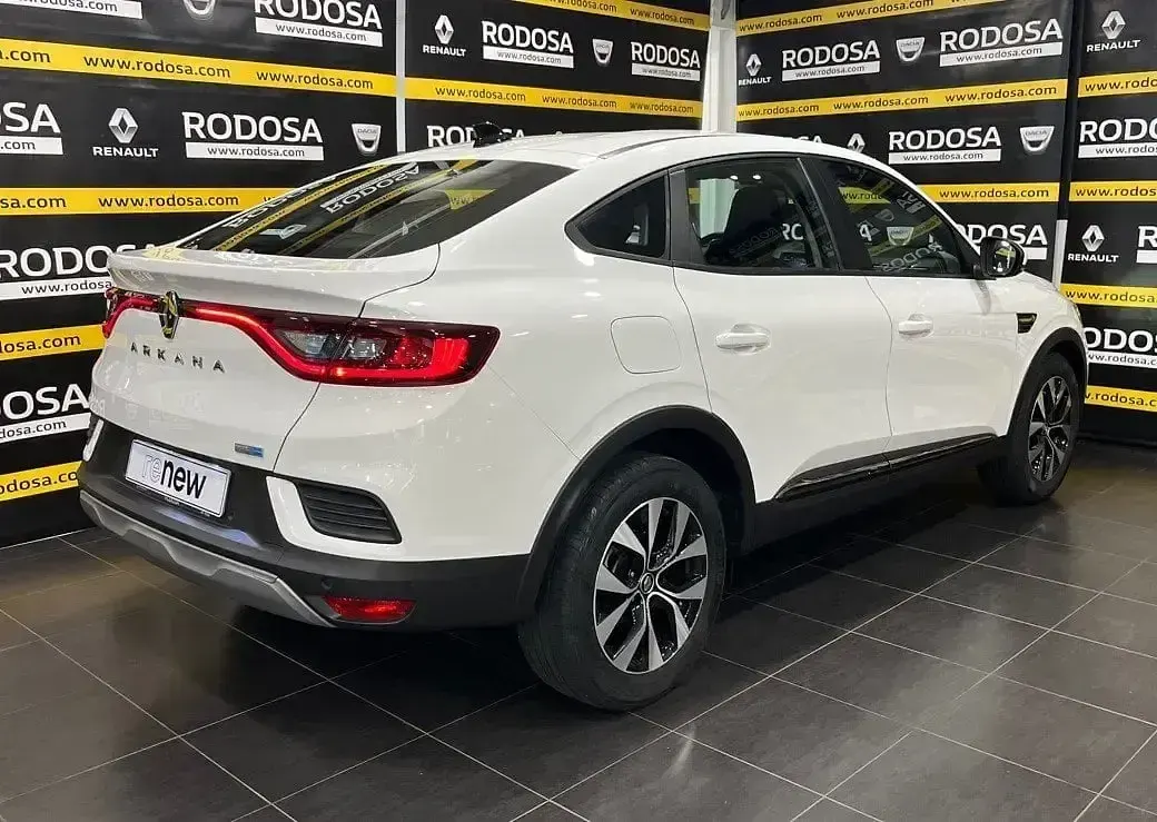 Usado Renault Arkana Intens 145 CV (106 kW) 2021 Blanco SUV