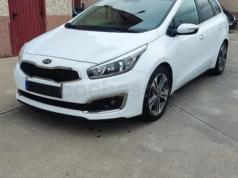 Usado Kia Ceed Sportswagon 136 CV (100 kW) 2017 Blanco Familiar