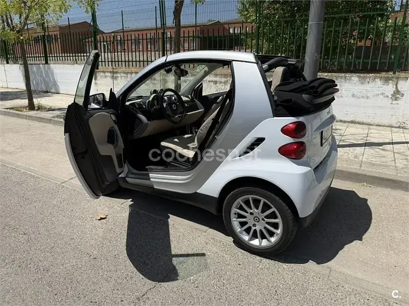 Usado Smart ForTwo Cabrio Passion 84 CV (61 kW) 2008 Blanco Descapotable