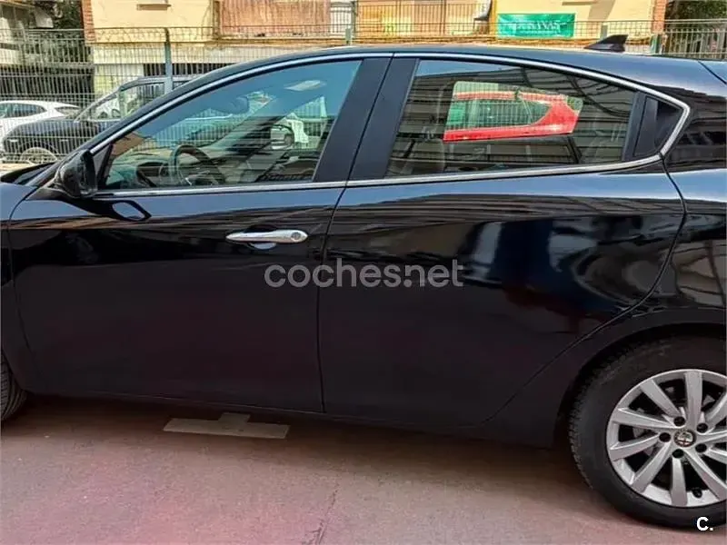 Usado Alfa Romeo Giulietta 120 CV (88 kW) 2015 Negro Utilitario