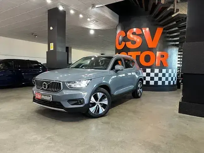 Käytetty Volvo XC40 Inscription 262 HP (192 kW) 2020 Harmaa Katumaasturi
