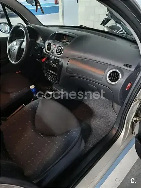 Usado Citroën C3 61 CV (44 kW) 2006 Beige Berlina