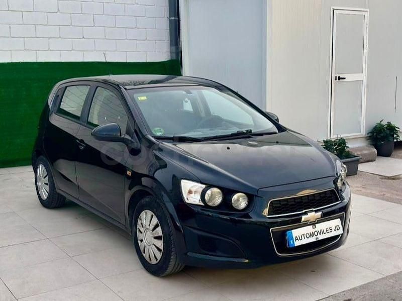 Usado Chevrolet Aveo LTZ 100 CV (73 kW) 2014 Negro Berlina