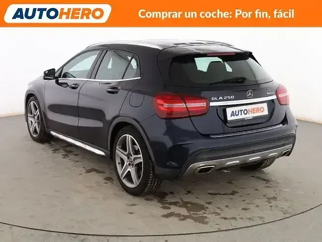 Usado Mercedes GLA250 AMG line 211 CV (155 kW) 2017 Azul SUV