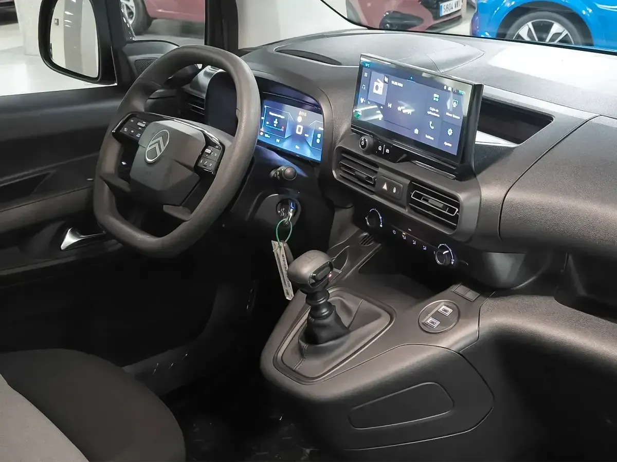 Usado Citroën Berlingo 100 CV (73 kW) 2025 Azul Monovolumen