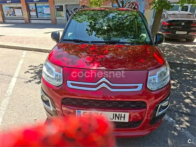 Usado Citroën C3 Picasso Feel 99 CV (72 kW) 2016 Rojo Monovolumen