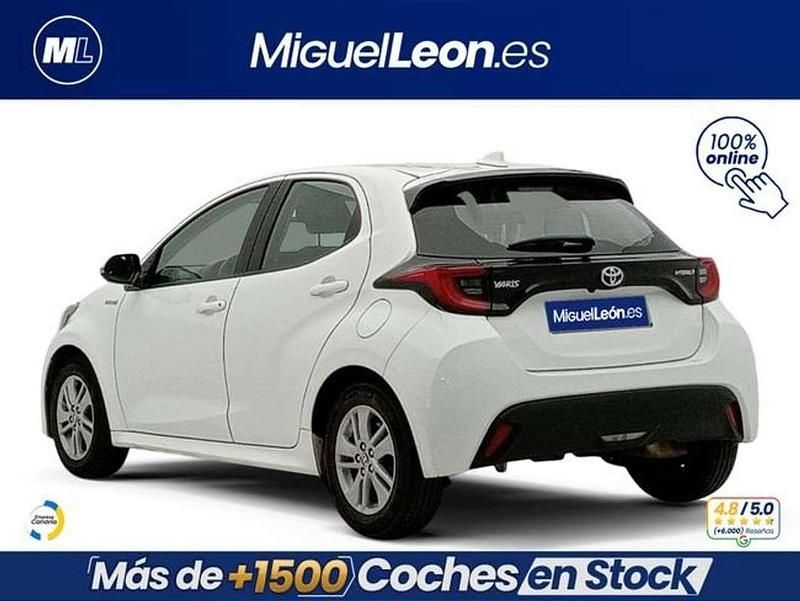 Usado Toyota Yaris Hybrid Business Edition 116 CV (85 kW) 2021 Blanco Utilitario