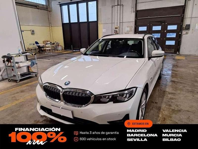 Blanco Usado 2022 BMW 330e Familiar | 20.850 € - Imagen 1/4