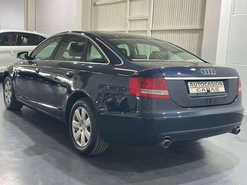 Usado Audi A6 177 CV (130 kW) 2004 Azul Berlina