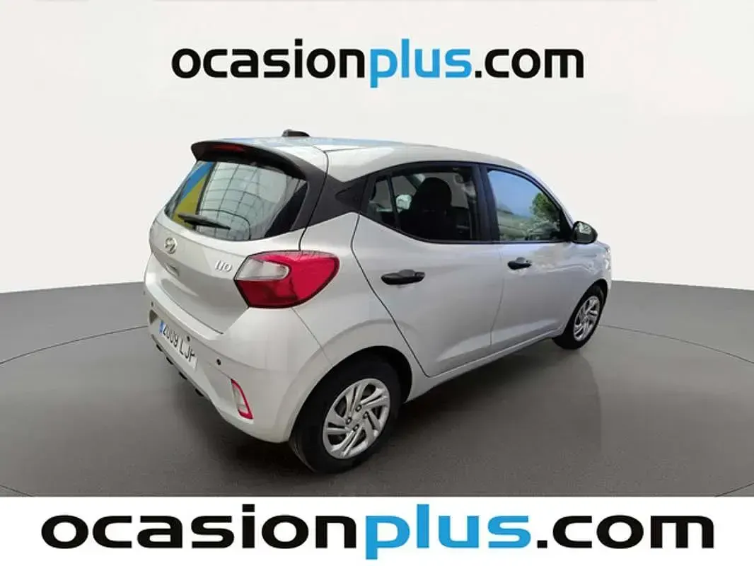 Usado Hyundai i10 67 CV (49 kW) 2020 Plateado Utilitario