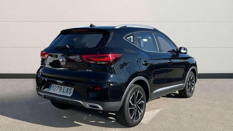 Usado MG ZS Luxury 107 CV (78 kW) 2022 Negro Berlina