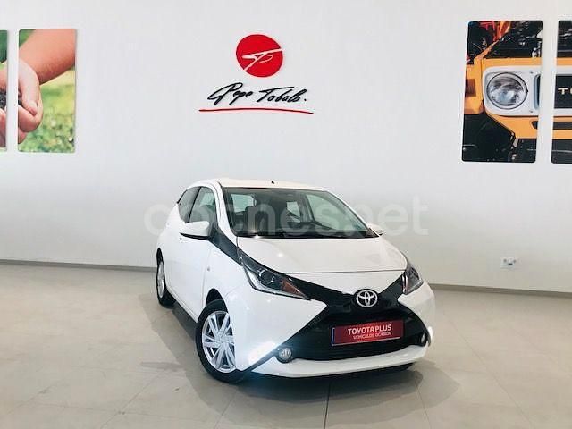 Blanco Usado 2016 Toyota Aygo X-play Utilitario | 10.500 € (Un poco caro) - Imagen 1/4