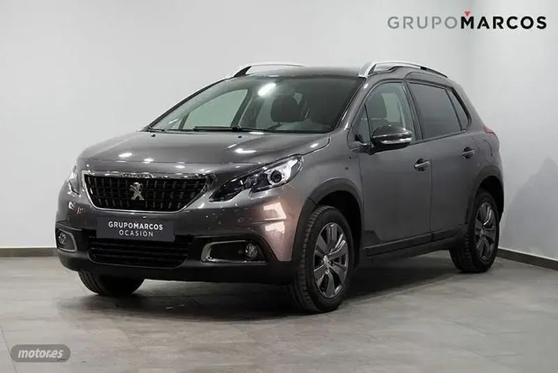 Usado Peugeot 2008 Style 82 CV (60 kW) 2019 Gris SUV