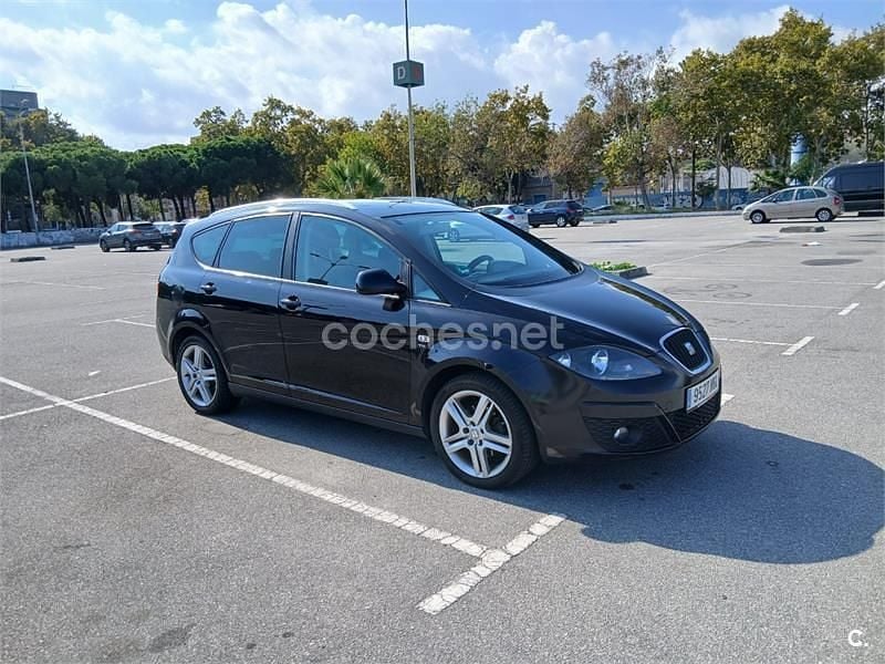 Usado Seat Altea XL 125 CV (91 kW) 2010 Negro Monovolumen