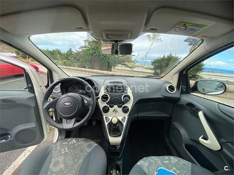 Usado Ford Ka 69 CV (50 kW) 2016 Blanco Berlina
