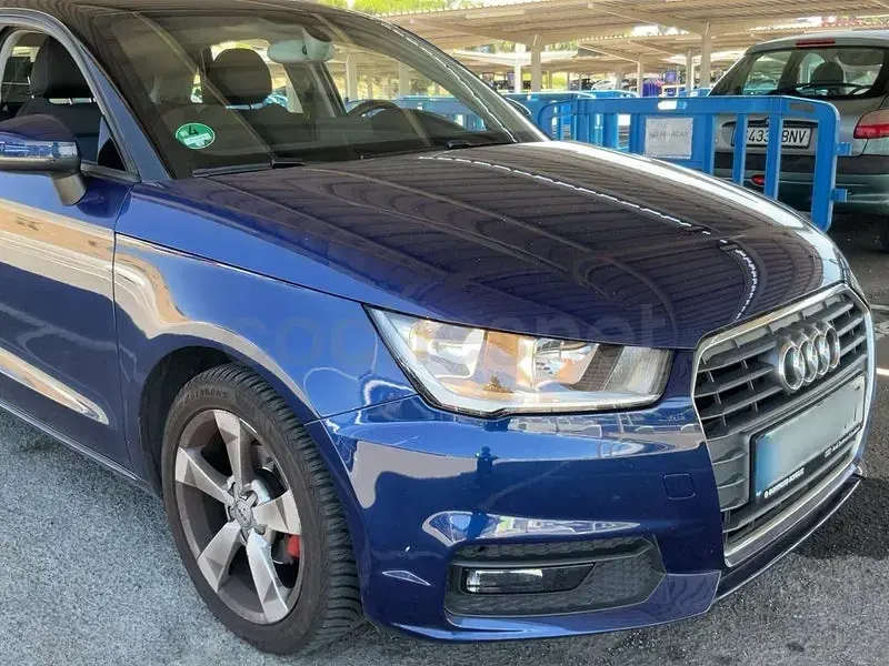 Usado Audi A1 Sportback 116 CV (85 kW) 2017 Azul Utilitario