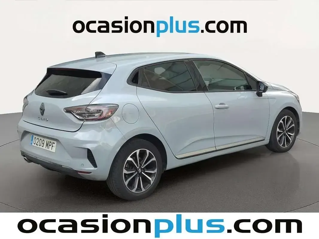 Usado Renault Clio Techno 91 CV (66 kW) 2024 Gris Utilitario