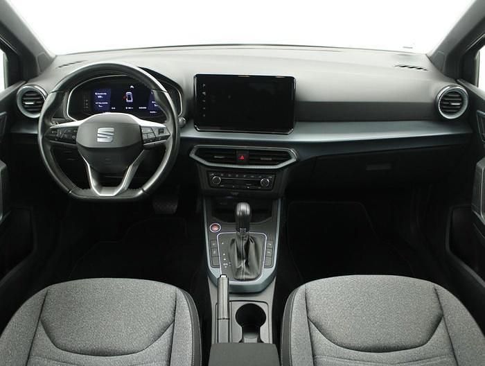 Usado Seat Arona Xperience 110 CV (80 kW) 2022 Verde SUV