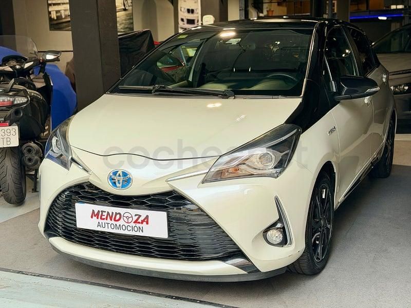 Usado Toyota Yaris Hybrid 100 CV (73 kW) 2018 Blanco Berlina