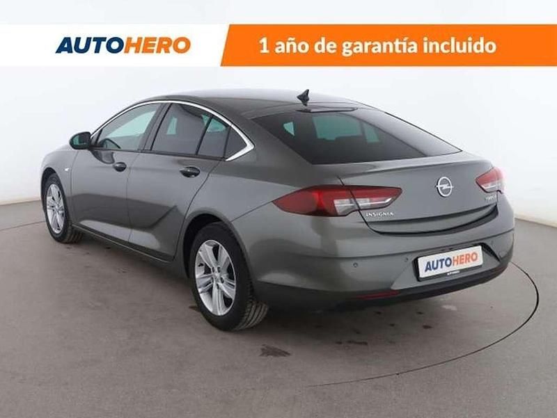 Usado Opel Insignia Selective 136 CV (100 kW) 2019 Gris Berlina