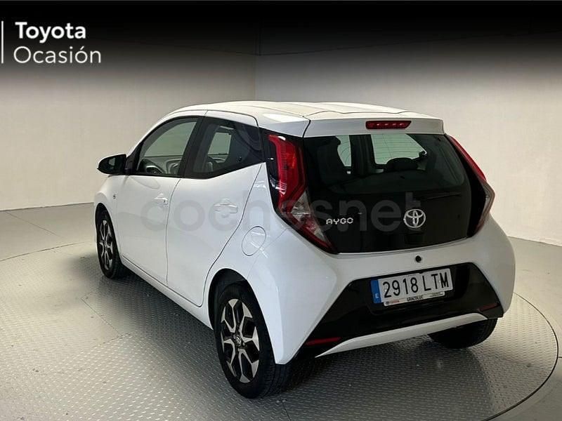 Usado Toyota Aygo X-play 72 CV (52 kW) 2021 Blanco Utilitario