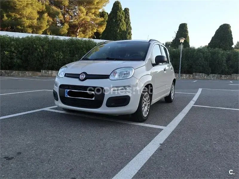 Usado Fiat Panda Easy 69 CV (50 kW) 2017 Beige Utilitario