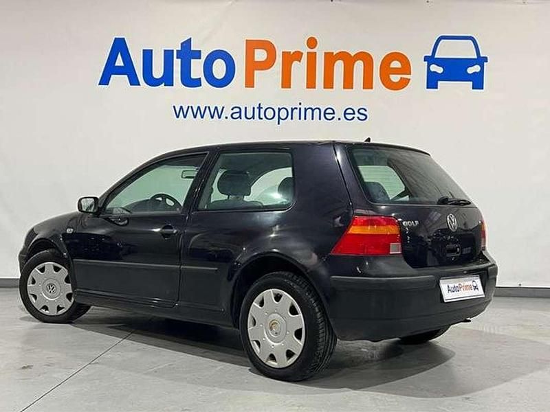 Usado VW Golf IV 105 CV (77 kW) 2003 Negro Utilitario