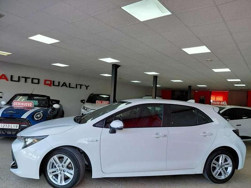 Usado Toyota Corolla Active 122 CV (89 kW) 2021 Blanco Utilitario
