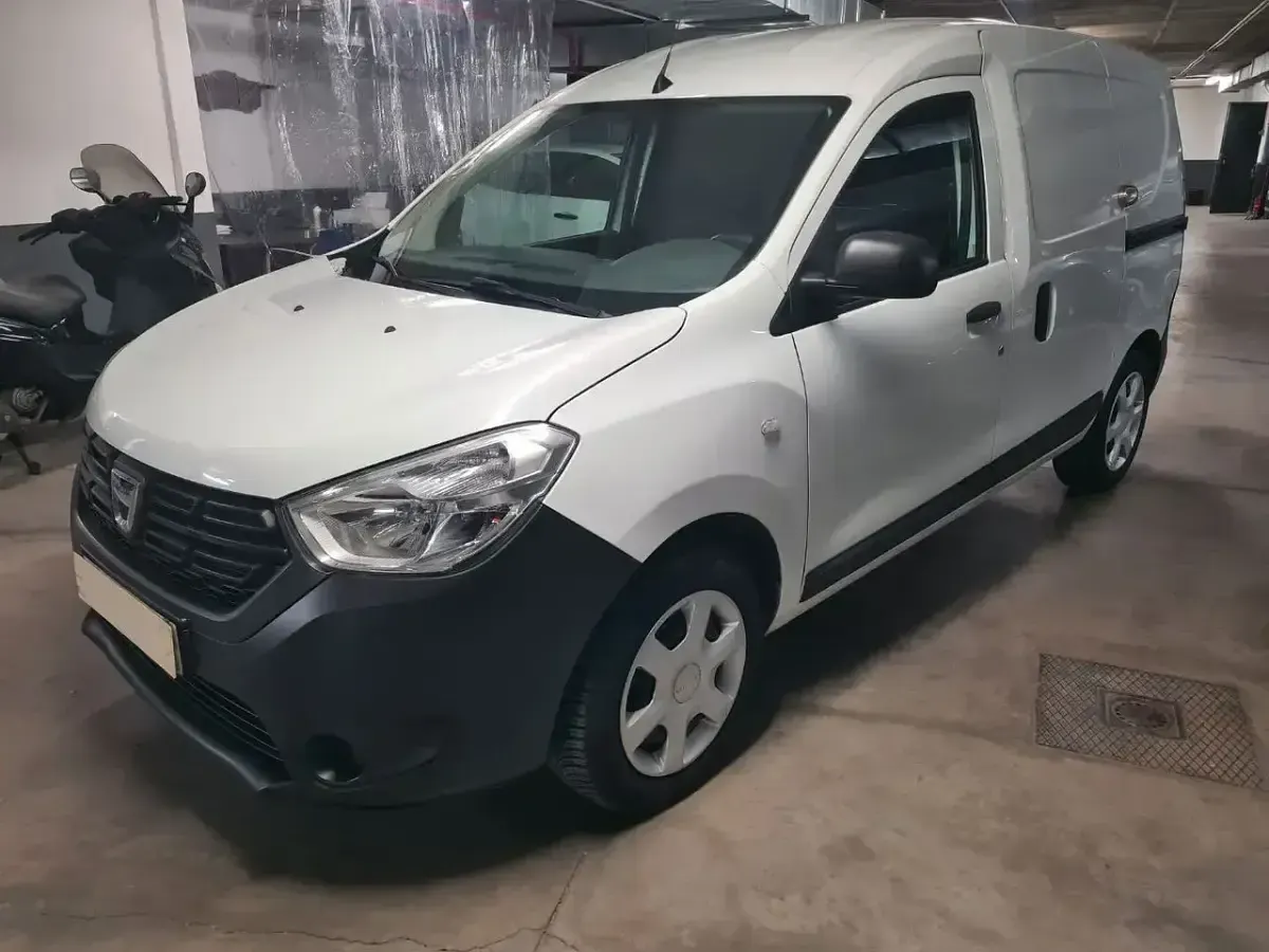 Käytetty Dacia Dokker Essentiel 109 HP (80 kW) 2021 Valkoinen Tila-auto