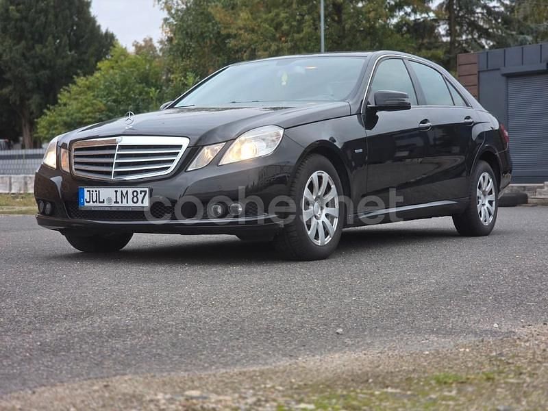 Usado Mercedes E220 Elegance 170 CV (125 kW) 2011 Negro Berlina