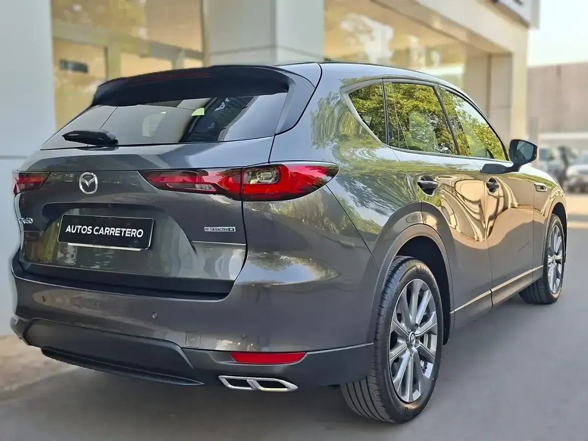 Usado Mazda CX-60 Exclusive-Line 200 CV (147 kW) 2025 Gris / plata SUV