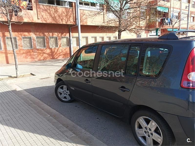 Usado Renault Espace Privilege 150 CV (110 kW) 2004 Negro Monovolumen