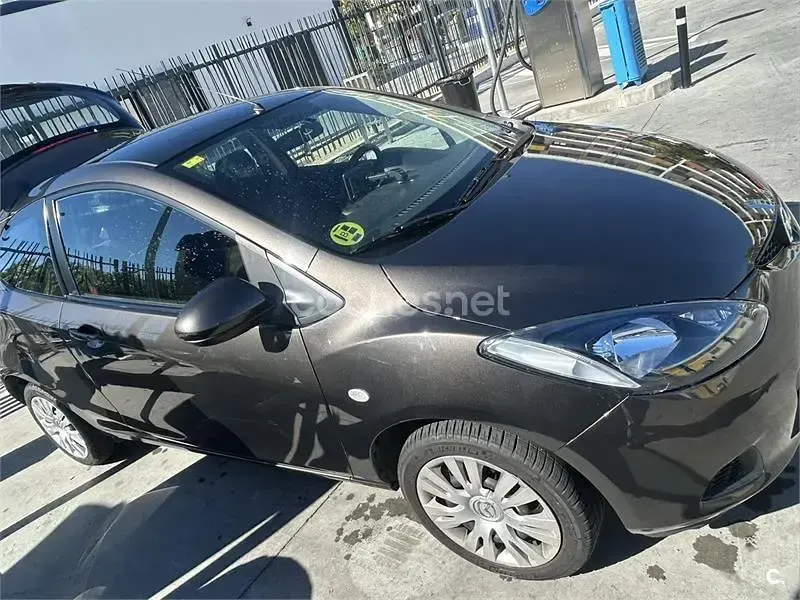 Usado Mazda 2 Active 68 CV (50 kW) 2009 Gris / plata Utilitario